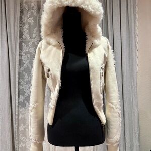 Bebe  Women's Cream Jacket
Size S Excellent Condition